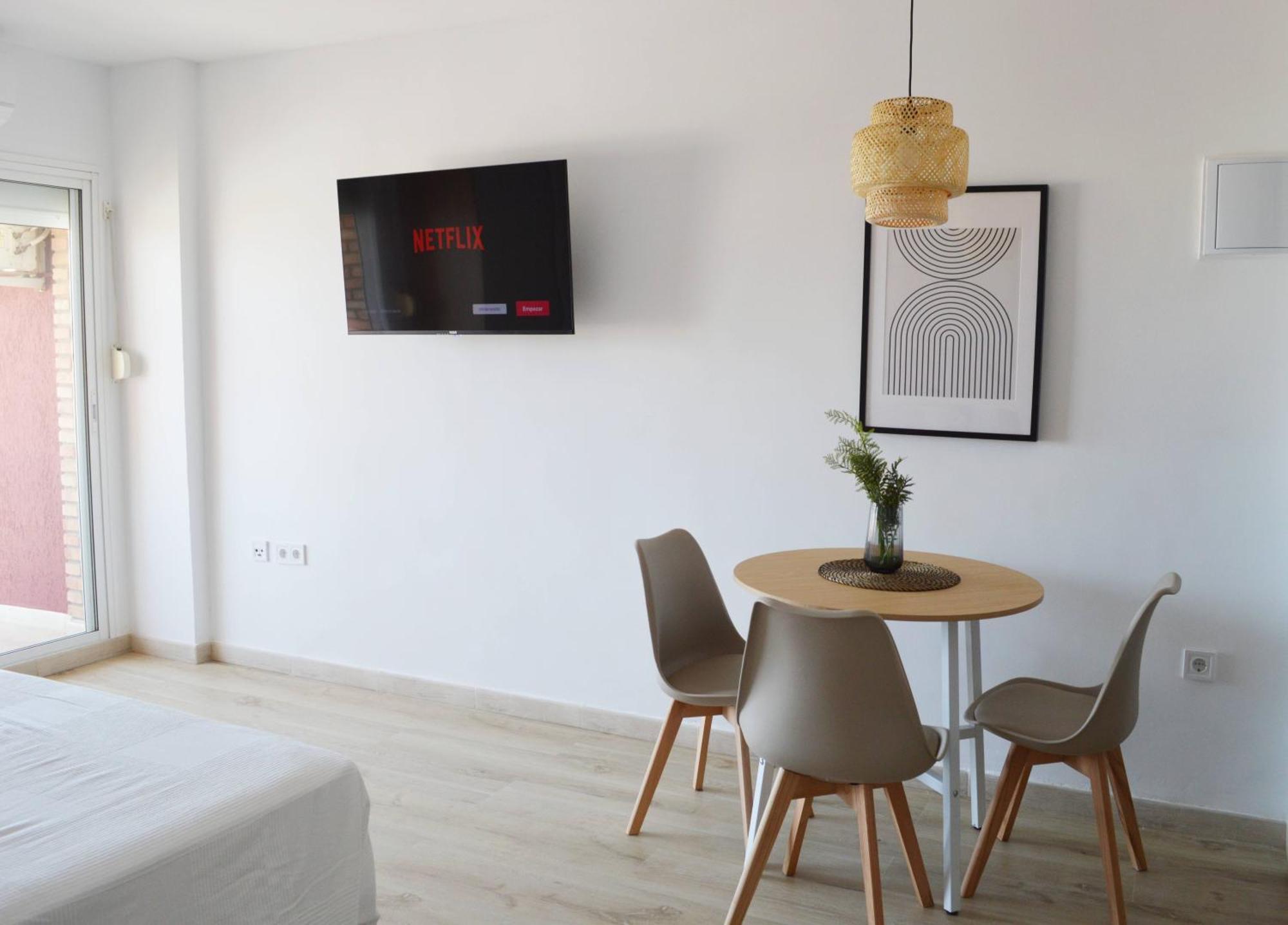 Apart With Swimming Pool Open All Year 베날마데나코스타 외부 사진