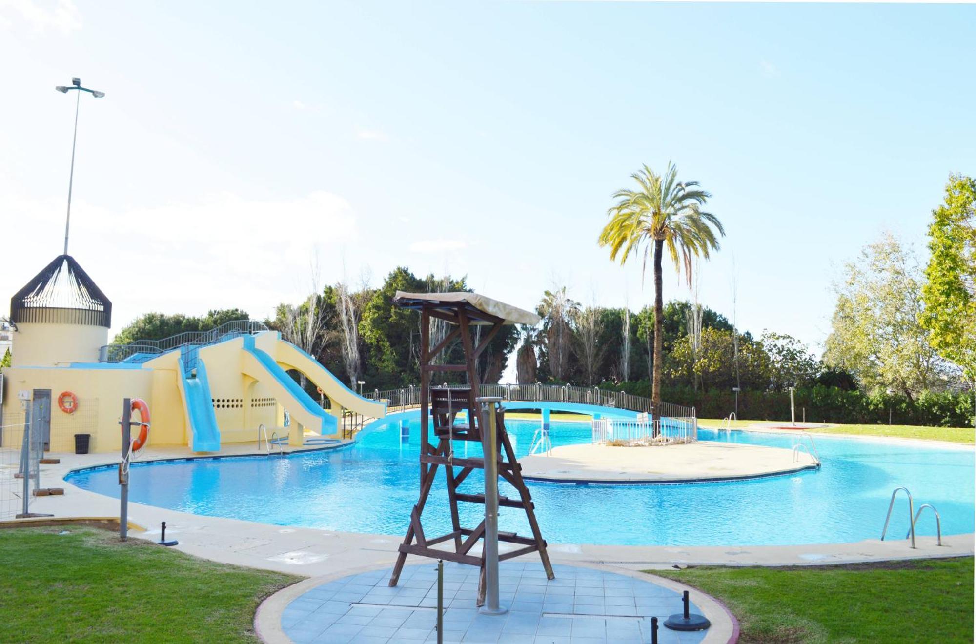 Apart With Swimming Pool Open All Year 베날마데나코스타 외부 사진