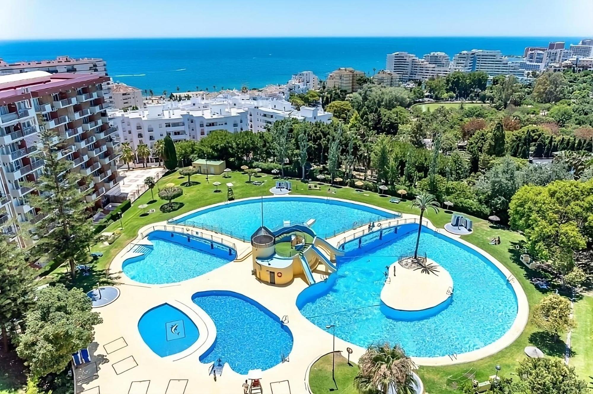 Apart With Swimming Pool Open All Year 베날마데나코스타 외부 사진