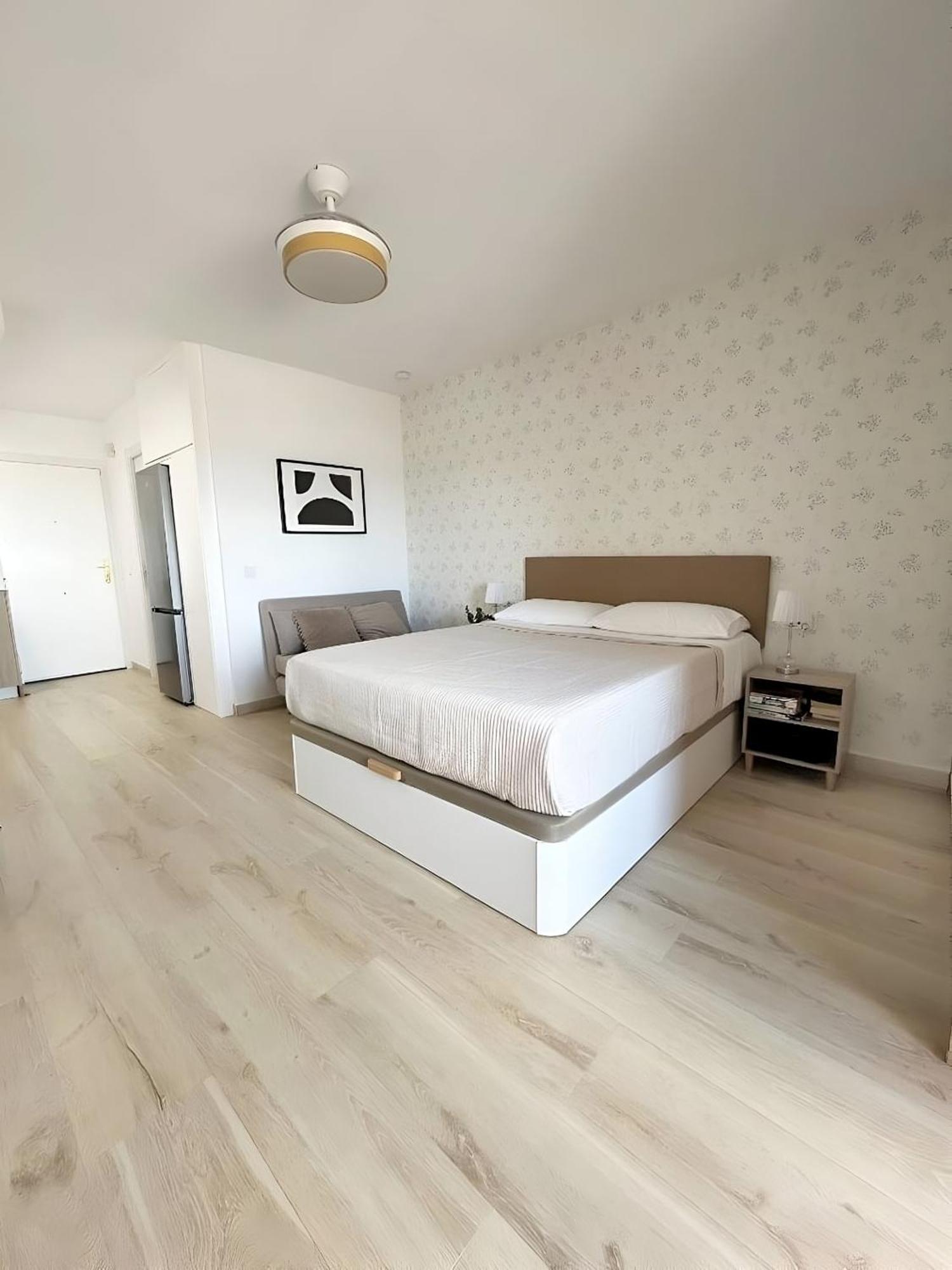 Apart With Swimming Pool Open All Year 베날마데나코스타 외부 사진
